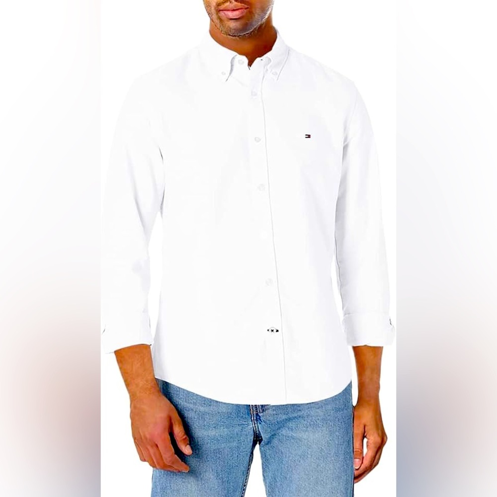 Tommy Hilfiger Men's Long Sleeve Button Down Oxford Shirt in Custom Fit